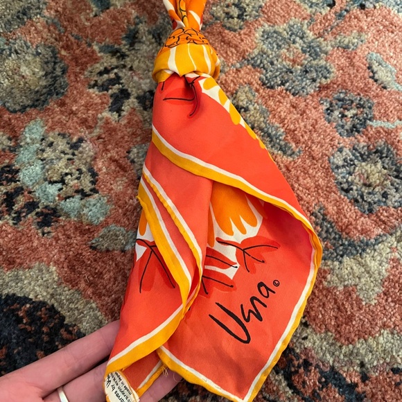 Vintage Vera Silk Blend Scarf - Picture 9 of 10